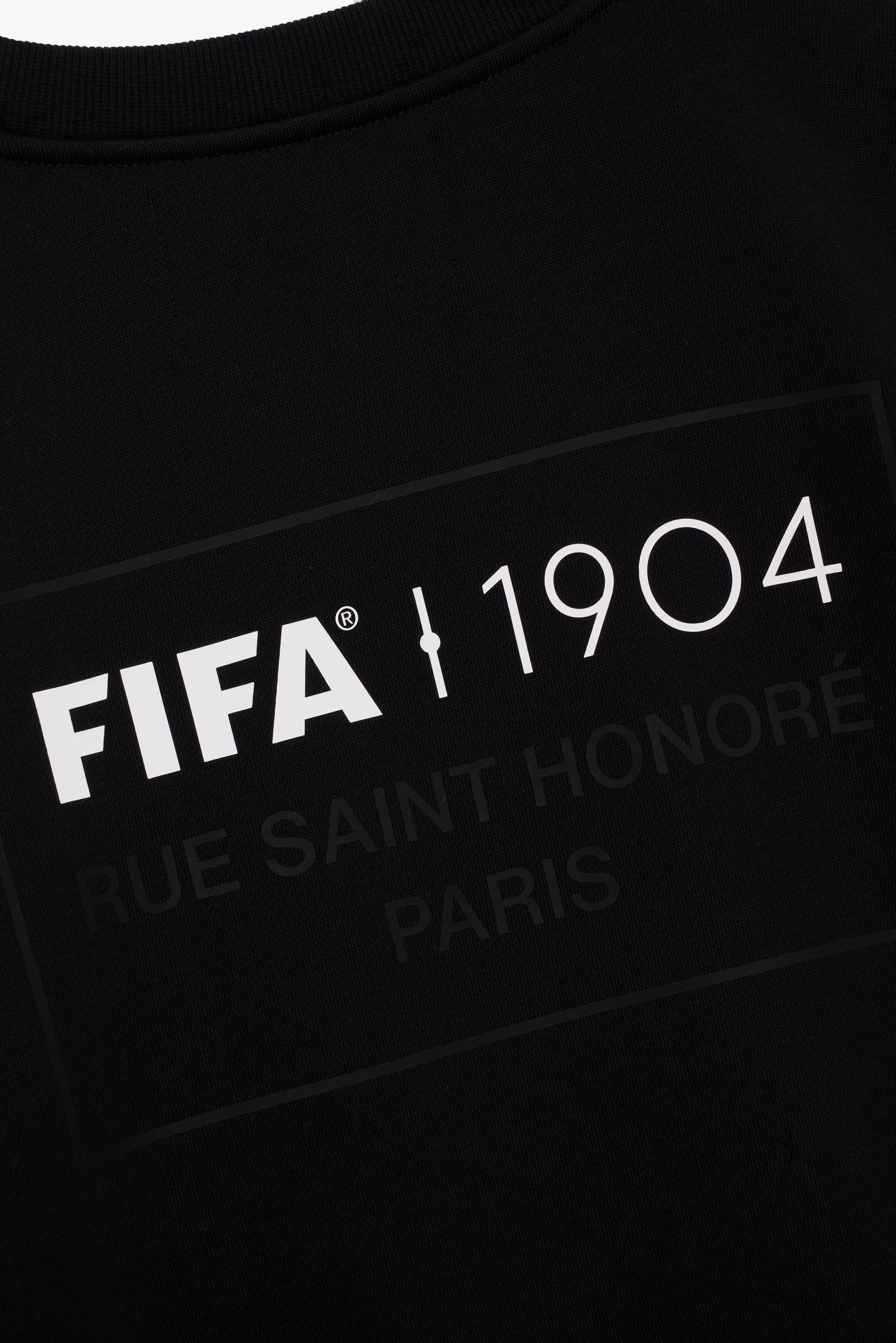 FIFA 1904 SQUARE CREWNECK